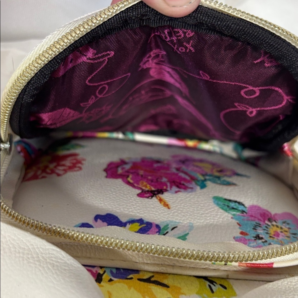 Betsey Johnson White Floral Backpack with Heart Accent bag purse - Picture 7 of 12